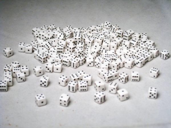 Koplow: Tube of 200 5mm white dice